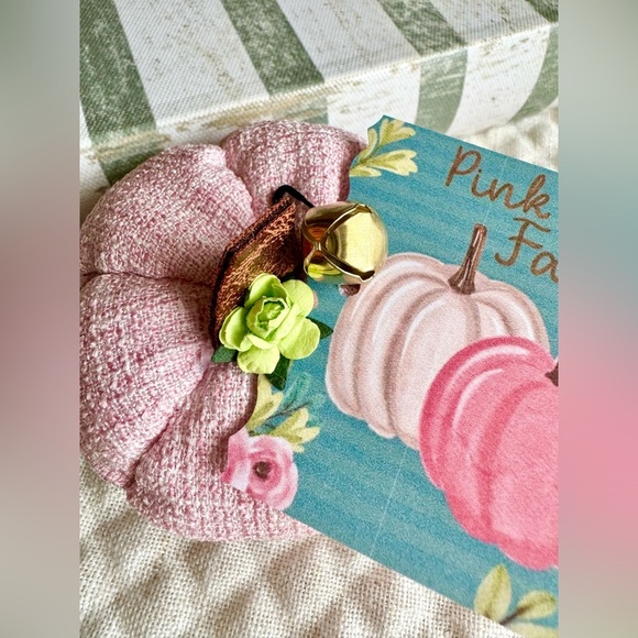 New Halloween Autumn Pink Fall Tweed Fabric Pumpkin w/ Tag, Flower, Bell - 3.25" - Picture 3 of 6